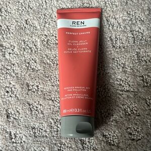 REN Clean jelly oil cleanser